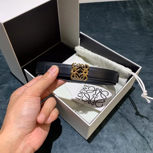 Loewe Anagram কালো সোনার পাতলা বাকল চামড়ার বেল্ট 8