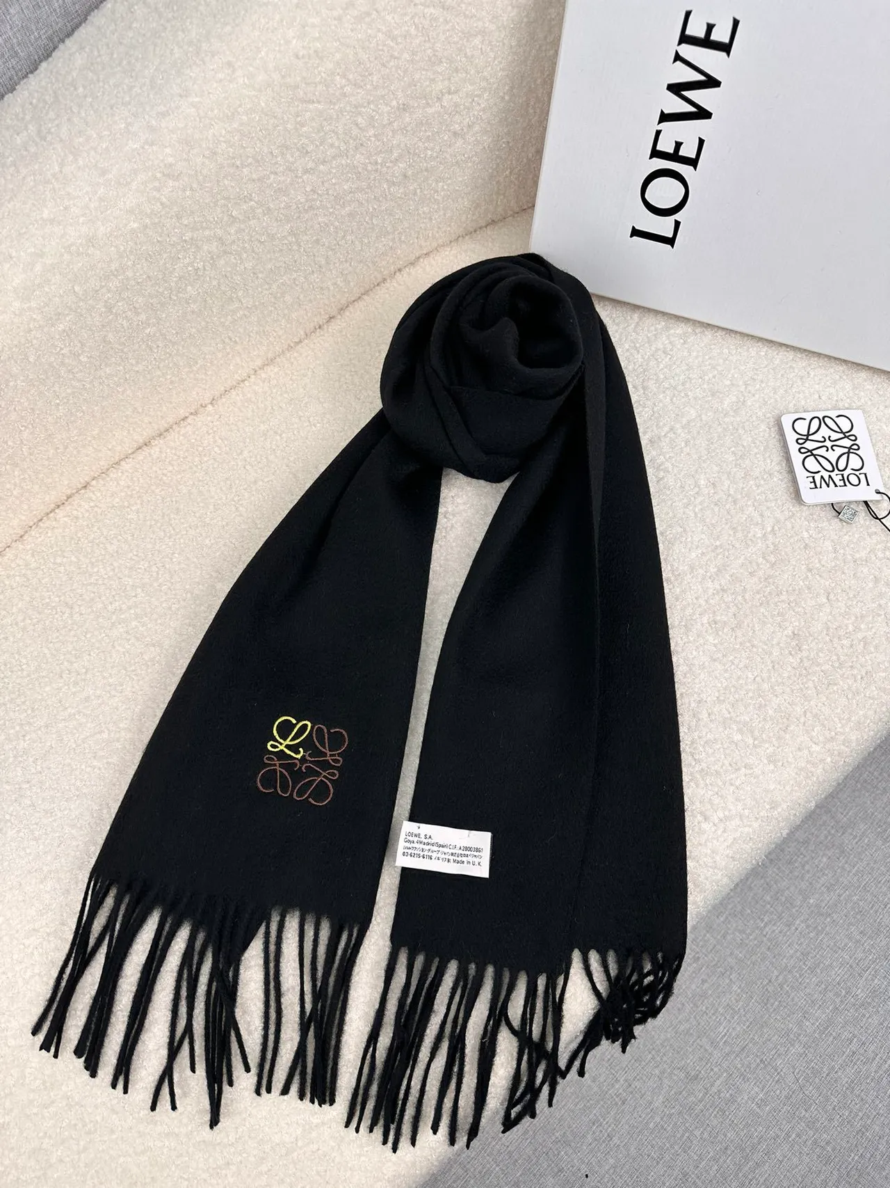 Loewe Anagram Logo bufanda de cachemira negra 2