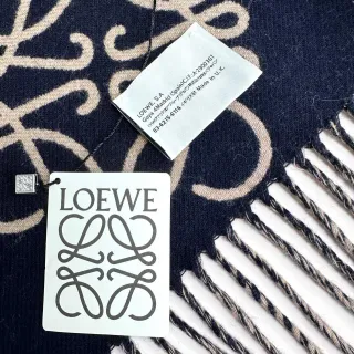 Loeve Monogram Intarsia Knit নেভি এবং বেইজ ক্যাশমিয়ার স্কার্ফ