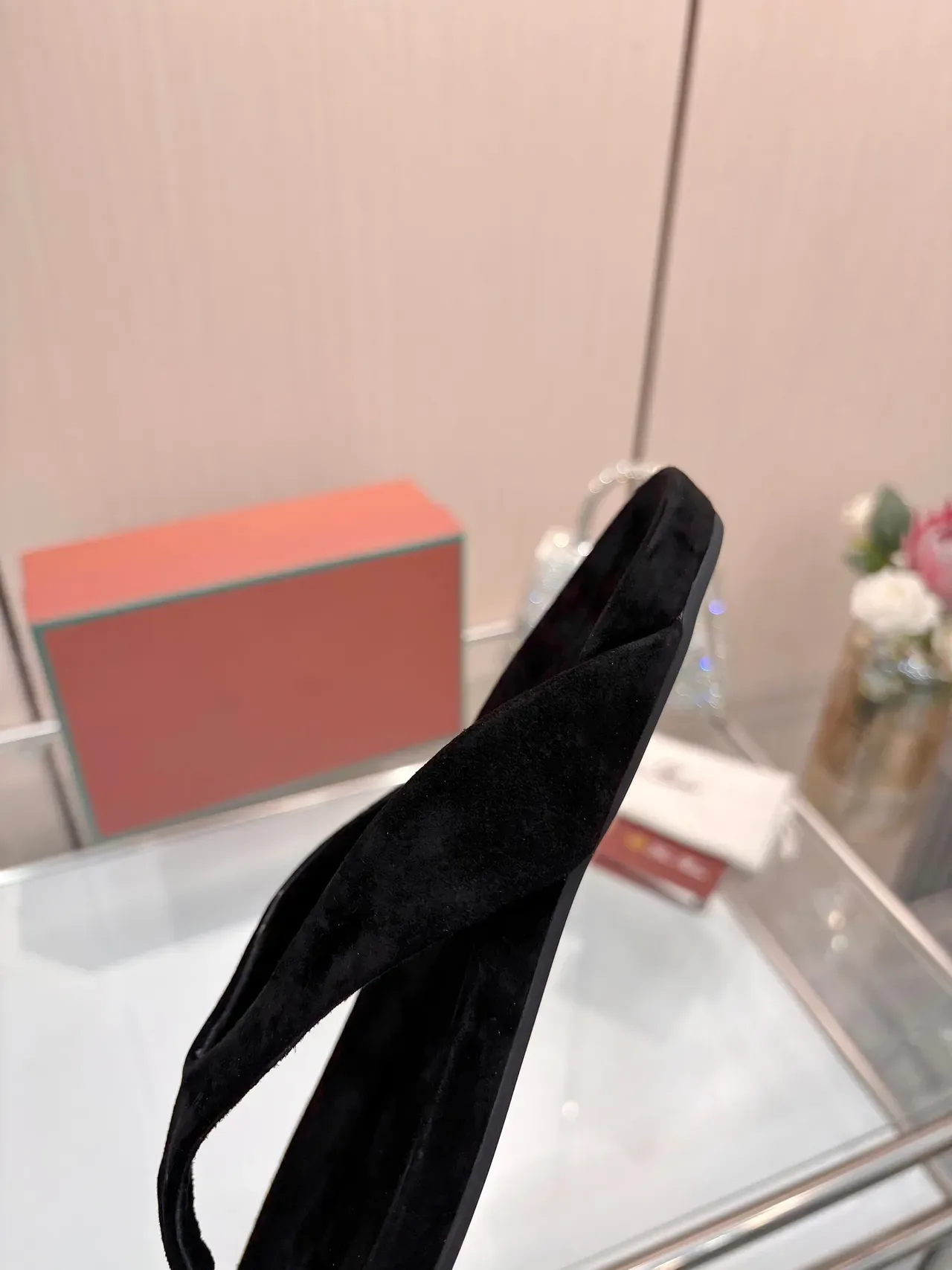 Loro Piana কালো ভেলভেট থং স্লাইড স্লিপার্স 4