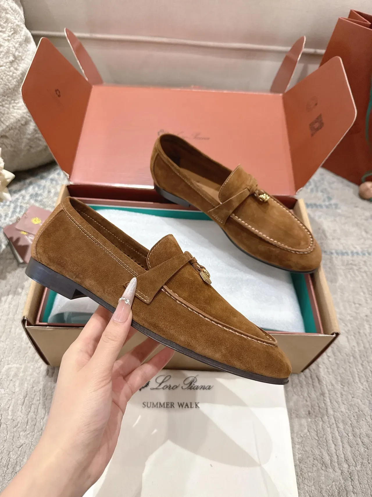 Loro Piana Marrón Beige Ante Mocasin con Borla y Hardware 4