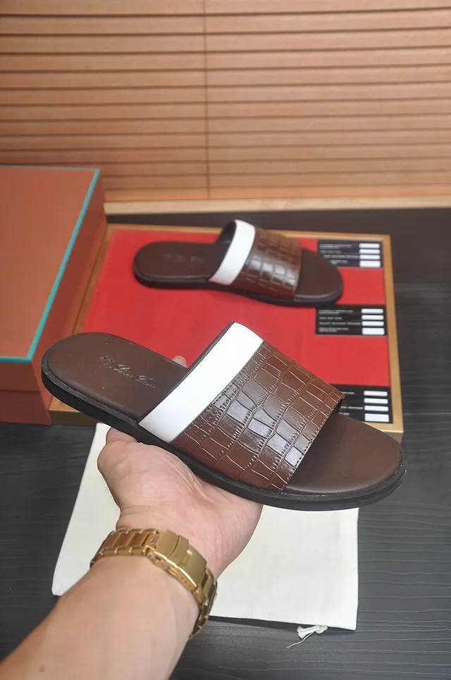 Loro Piana Chinelos com tiras bicolores com embossagem de crocodilo 3