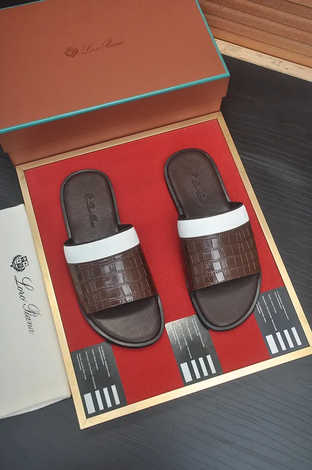 Loro Piana Chinelos com tiras bicolores com embossagem de crocodilo 4