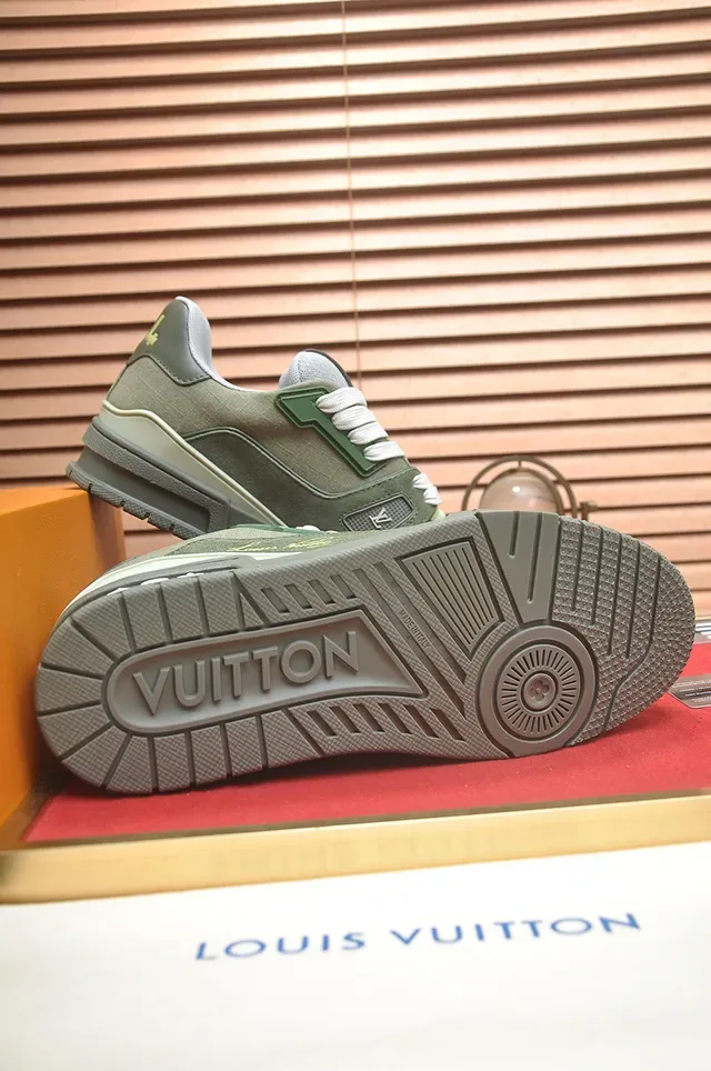 Louis Vuitton Army Green Gray Olive Camurça e Lona Parte Superior Sculpted Layered Rubber Sole Lifestyle Sneakers 4