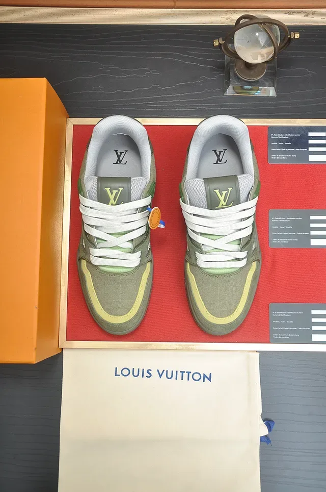 Louis Vuitton Army Green Gray Olive Camurça e Lona Parte Superior Sculpted Layered Rubber Sole Lifestyle Sneakers 5