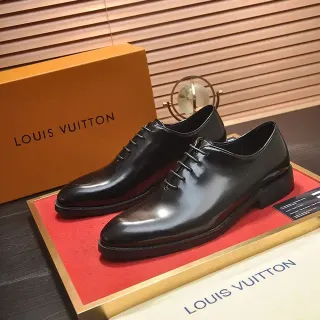 Louis Vuitton काला चमकदार कैप टो ऑक्सफोर्ड जूते