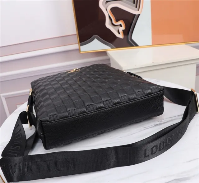 Louis Vuitton Bolsa Mensageira de Couro Trançado Preto Dourado Acolchoado Cesta 5