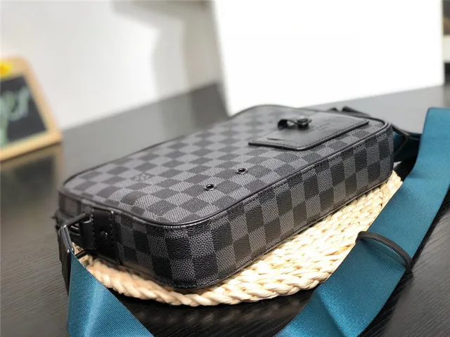 路易威登 黑色 灰色 Damier Graphite Monogram 帆布 矩形 结构化 轮廓 信使包 5
