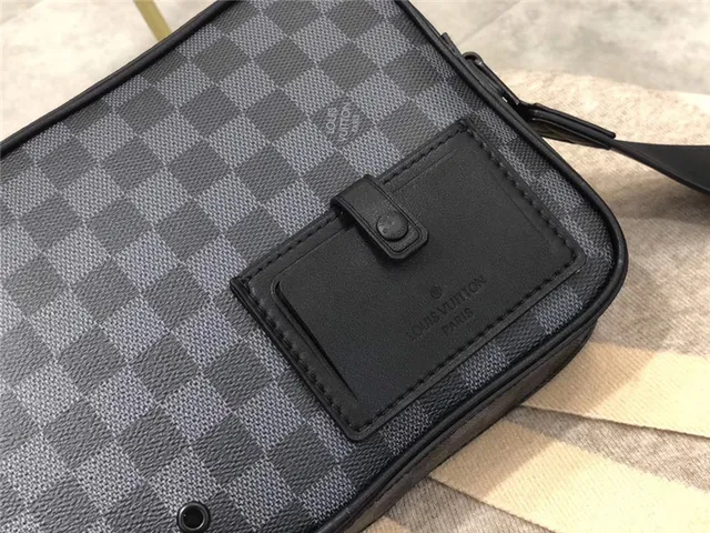 路易威登 黑色 灰色 Damier Graphite Monogram 帆布 矩形 结构化 轮廓 信使包 14