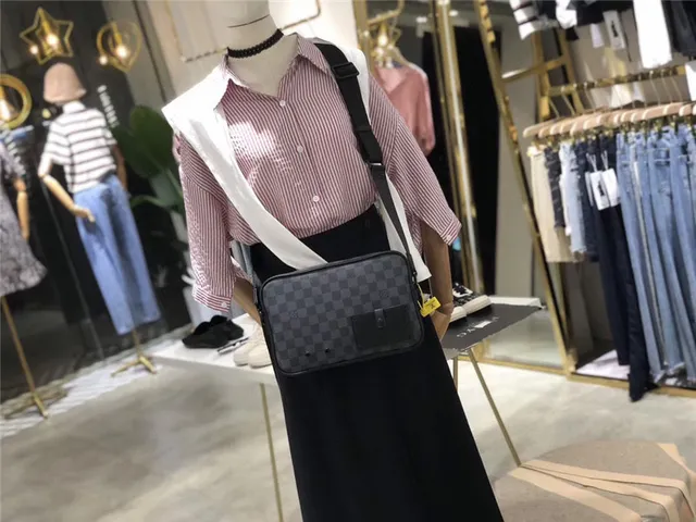 路易威登 黑色 灰色 Damier Graphite Monogram 帆布 矩形 结构化 轮廓 信使包 17