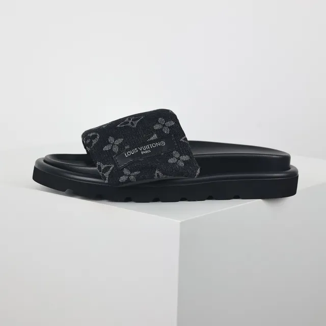 Louis Vuitton Preto Cinza Monogrammed Tecido Alça Sola Plataforma Grossa Sandálias 9
