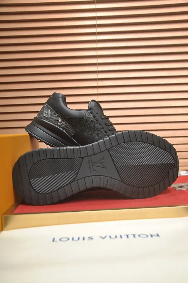 Louis Vuitton Sneakers Lifestyle Negro Gris Monogramado Textil Cuero Suave Overlays 3