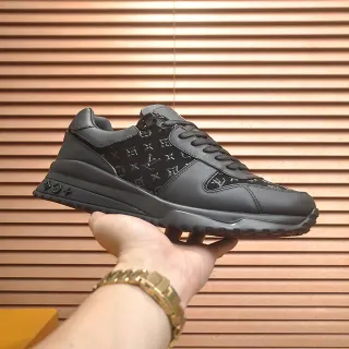 Louis Vuitton Tênis Lifestyle Preto com Solado Chunky Esculpido e Superior Monogramado