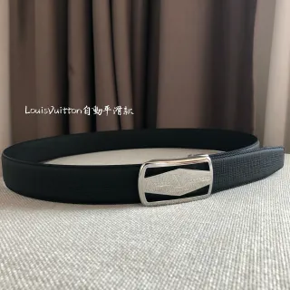 Cinto Louis Vuitton Couro Texturizado Preto Prata Fecho Automático Deslizante