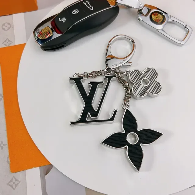 Louis Vuitton Bracelet Chaîne Métal Noir Argent Charm Émail 6