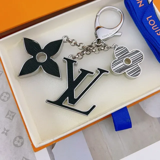 Louis Vuitton Bracelet Chaîne Métal Noir Argent Charm Émail 7