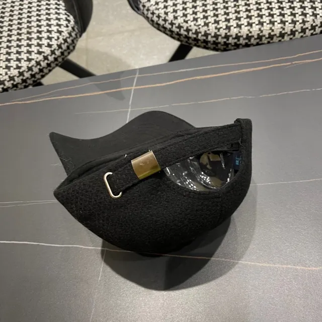 Louis Vuitton কালো গঠিত বেসবল ক্যাপ 10