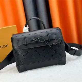 Louis Vuitton Sac à main en cuir noir structuré rectangulaire silhouette embossé monogramme