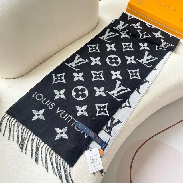 Louis Vuitton Cachecol de seda preto e branco estampado Monogram-Print com franjas 7