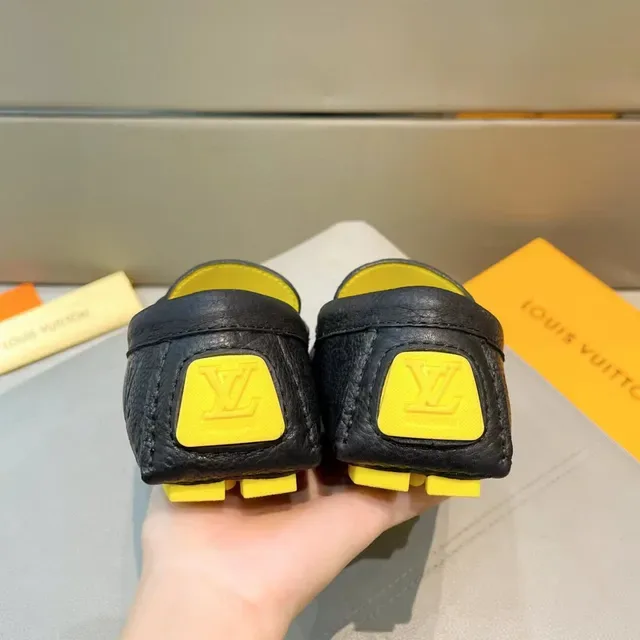 Louis Vuitton Noir Jaune Monogram-Embossé Cuir Texturé Nœud Mocassin 8