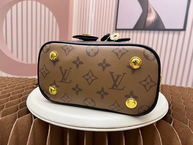 लुई विटन Boîte Chapeau भूरा Monogram कैनवास टोट बैग 4