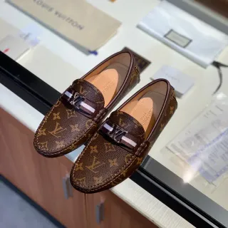 Louis Vuitton भूरा बीज मोनोग्राम कैनवास चमड़े के किनारे वाले लूफर