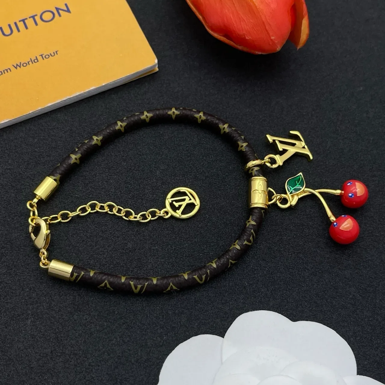 سوار Louis Vuitton بني ذهبي مضفر مونوغرام جلدي حبل Hardware 6