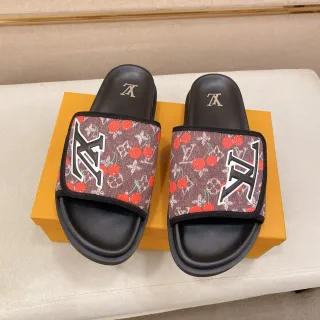 Louis Vuitton Zapatillas Deslizantes de Monograma de Cereza