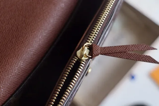 Louis Vuitton Damier Azur beige gris damier toile bouton pression rose long portefeuille 19