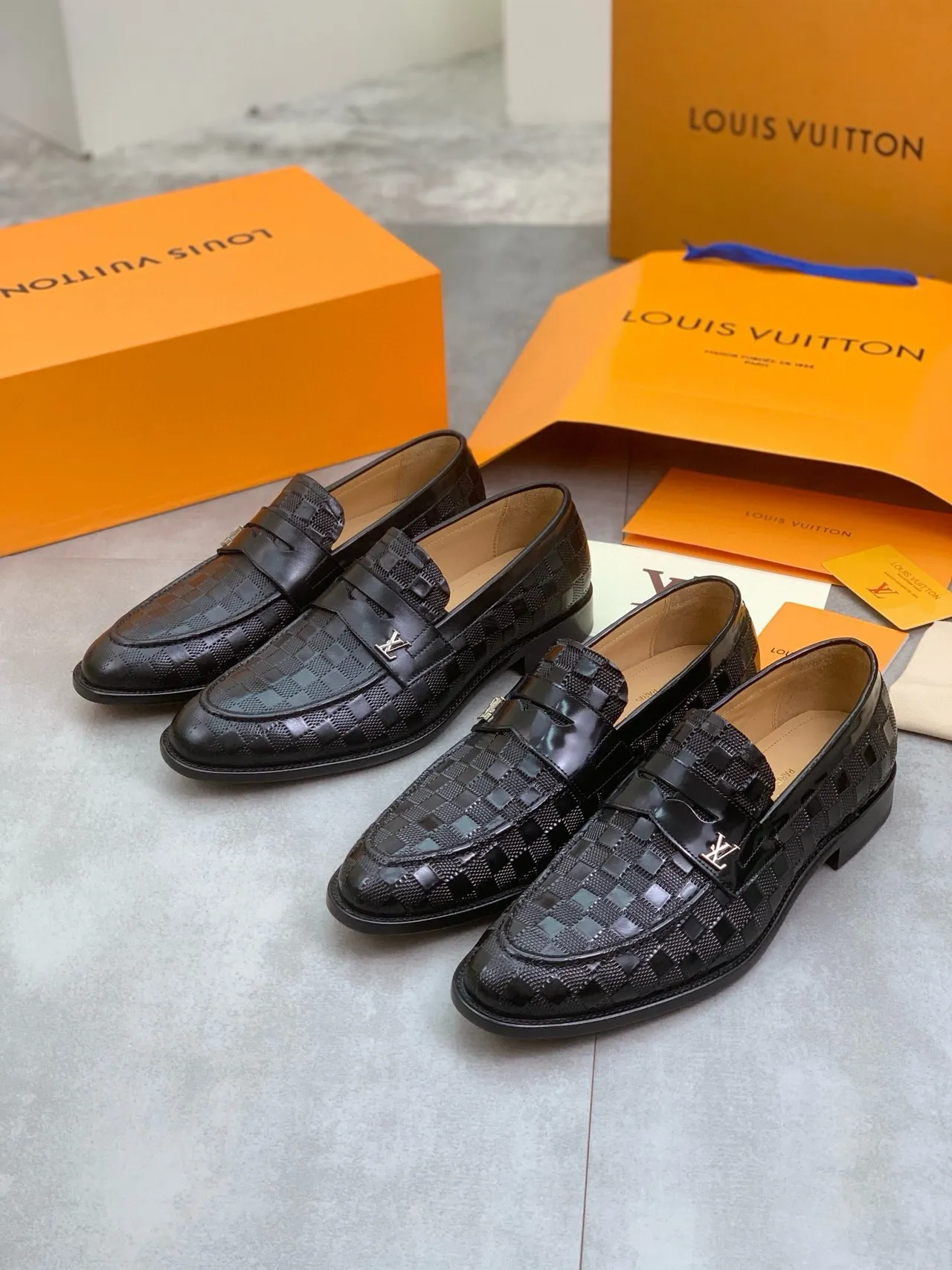 Louis Vuitton Damier Graphite أسود بيج جلد مثقب مكعبات الشطرنج معدني LV مشبك حزام لوفير 2