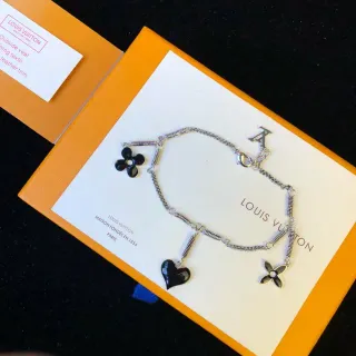 Louis Vuitton زخارف الزهرة والقلب Silver-Tone سوار