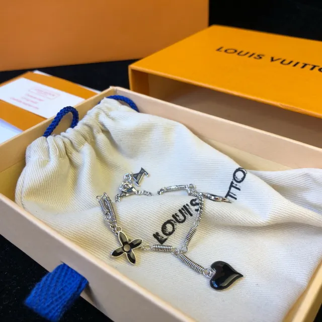 Louis Vuitton Fleur et Cœur Charme Silver-Tone Bracelet 4