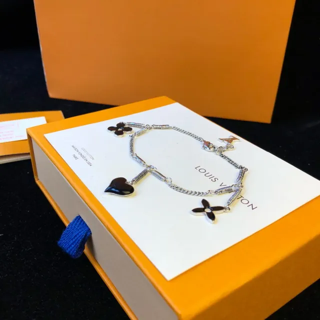 Louis Vuitton Fleur et Cœur Charme Silver-Tone Bracelet 5