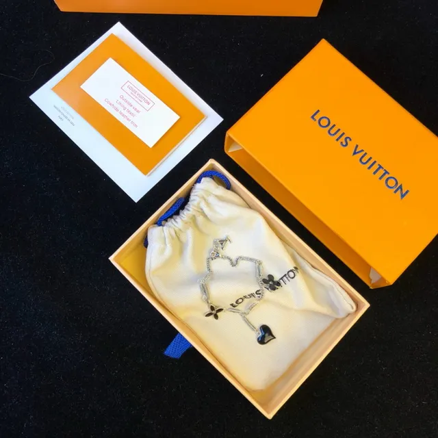 Louis Vuitton Fleur et Cœur Charme Silver-Tone Bracelet 6
