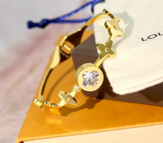 Louis Vuitton Pulseira Motivo Floral Cristal Dourado 7