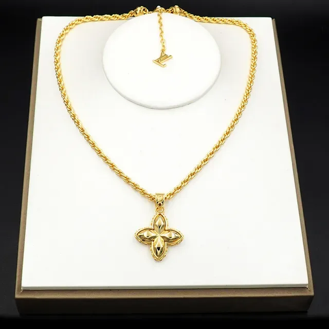 Louis Vuitton Flower Quatrefoil Gem-Accented Silver Necklace 7