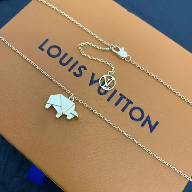 Colar com pingente de animal em origami de ouro Louis Vuitton 2