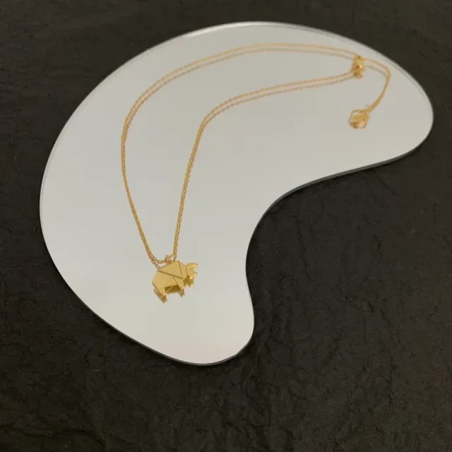 Colar com pingente de animal em origami de ouro Louis Vuitton 5