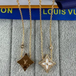Colar Louis Vuitton Corrente de Ouro e Branco com Diamantes Incrustados em Quatrofolha