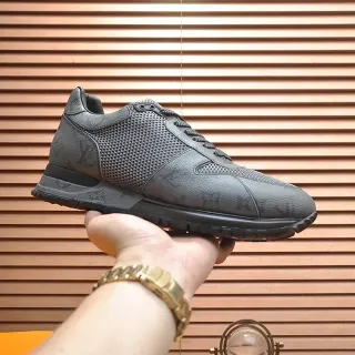 Louis Vuitton Zapatillas Lifestyle de Cuero Monogramado Gris y Negro con Paneles de Malla Perforados