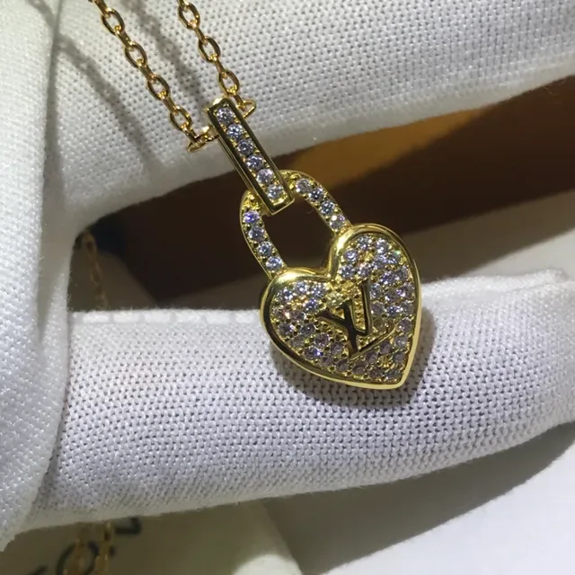 Collier Louis Vuitton Heart Lock Pave Crystal 3