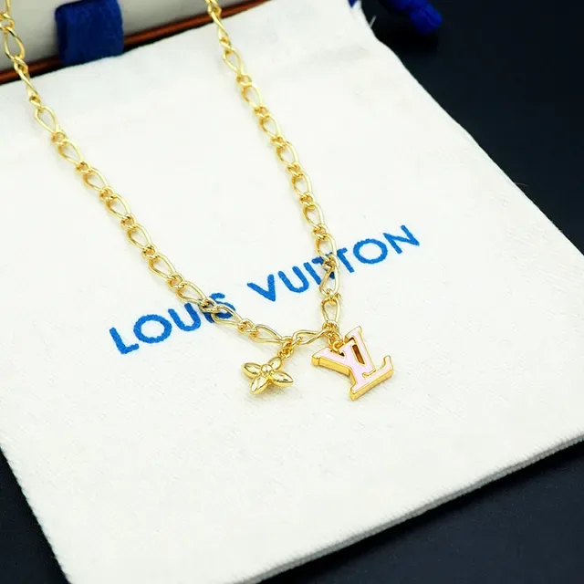 Louis Vuitton Key and Flower Charm Pearl Necklace 4