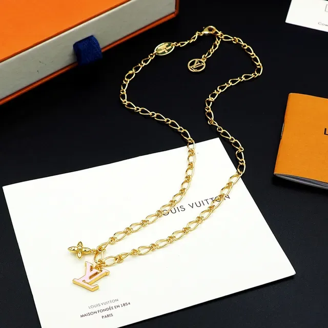 Louis Vuitton Key and Flower Charm Pearl Necklace 12