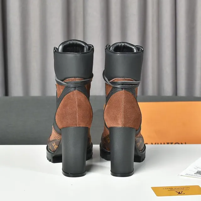 Louis Vuitton Le Cagole 棕色和黑色 Monogram 踝靴 2
