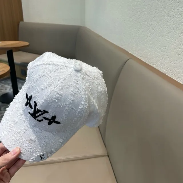 Louis Vuitton LV Flor Desgastada Blanca Gorra de Béisbol 7