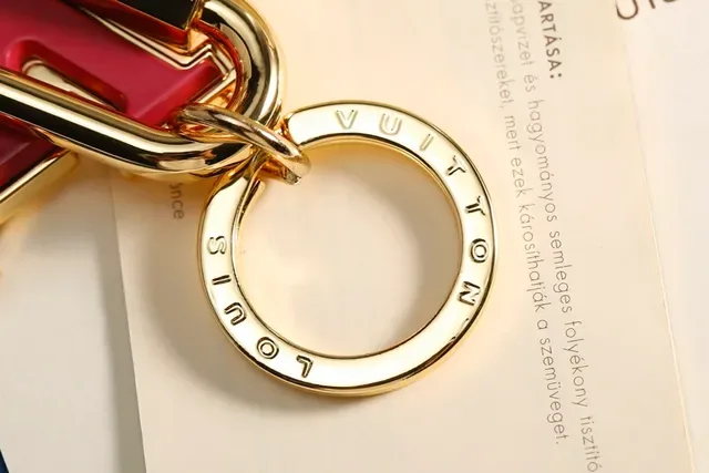 Louis Vuitton LV Logo Rojo Marino Esmaltado Relleno Monogram Gold-Tone Metal Pulsera 5