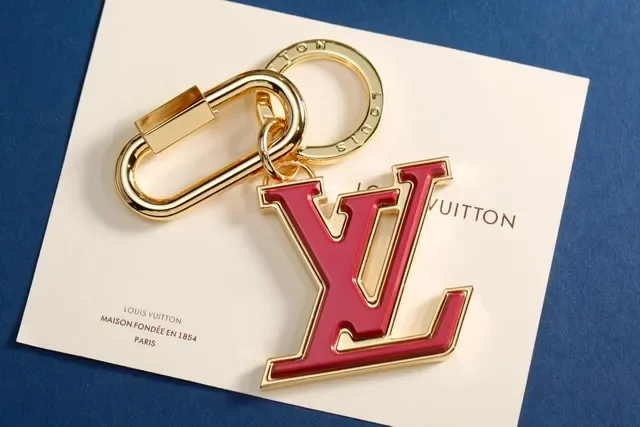 Louis Vuitton LV Logo Rojo Marino Esmaltado Relleno Monogram Gold-Tone Metal Pulsera 8