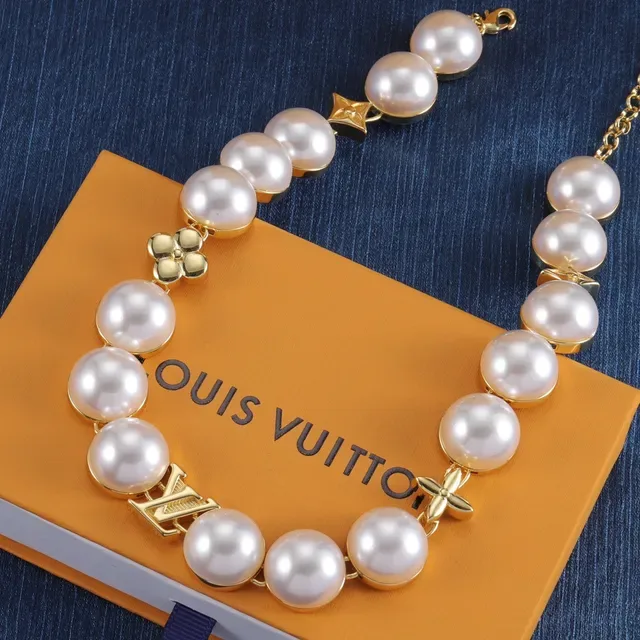 Colar de pérolas multi-camada Louis Vuitton LV Pearls Beige e Ouro 4