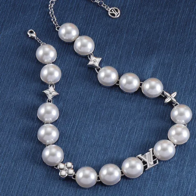 Colar de pérolas multi-camada Louis Vuitton LV Pearls Beige e Ouro 6