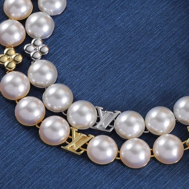 Colar de pérolas multi-camada Louis Vuitton LV Pearls Beige e Ouro 8